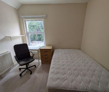 6 bedroom terraced house to rent - Photo 2