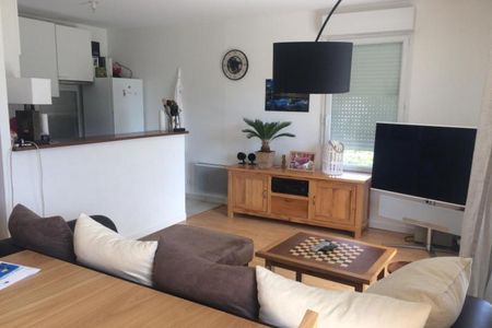 Louer appartement 2 pièces de 47 m² - Photo 2