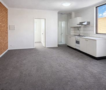 Shop top housing - Photo 2