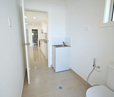 Modern & Private Granny Flat in a Convenient Bonnyrigg Location - Photo 5