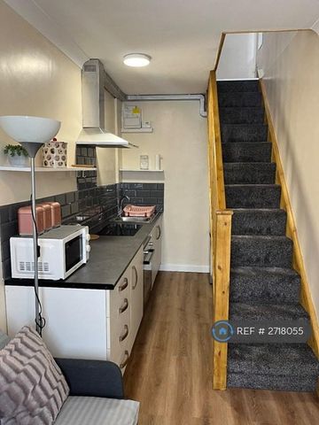 1 bedroom flat to rent - Photo 2