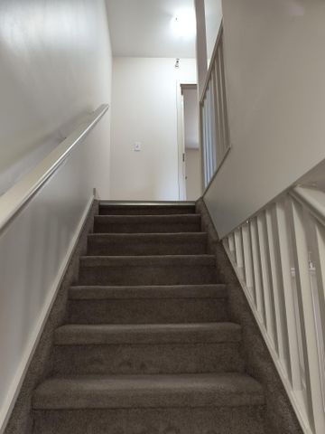 McHutcheon Loft Apartments - Photo 4