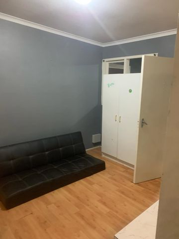 2/5 Leck St, Crestwood NSW 2620 - Apartment For Rent | Domain - Photo 3