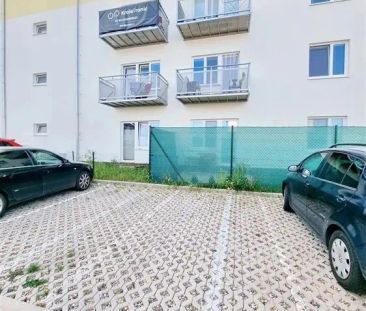 Byt 1+kk v novostavbě se soukromou předzahrádkou, komorou a parkova... - Фото 2