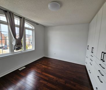 For Lease - 30 Hiram Johnson Road, Whitchurch-Stouffville, Ontario - Photo 5