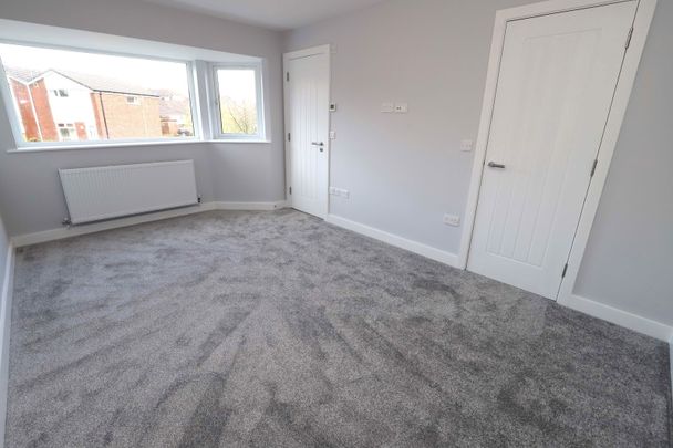 Glenavon Drive, Rochdale - Photo 1