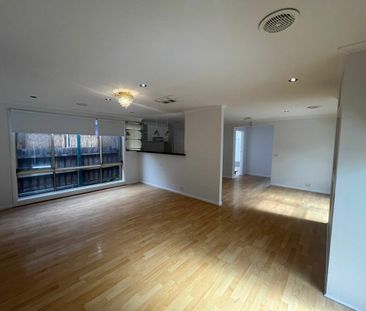 Spacious & Stylish - Photo 5