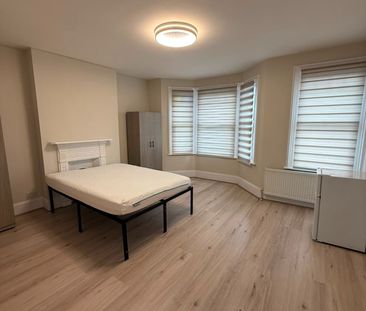 Room in a Shared House, Moffat Road, CR7 - Photo 5