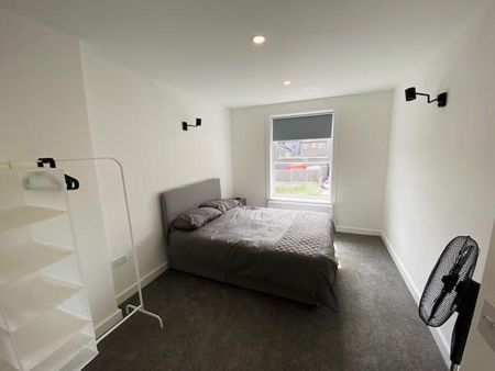 2 bedroom maisonette to rent - Photo 2