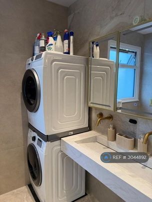 4 bedroom semi-detached house to rent - Photo 1