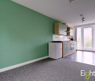 5 bedroom terraced house to rent - Photo 2