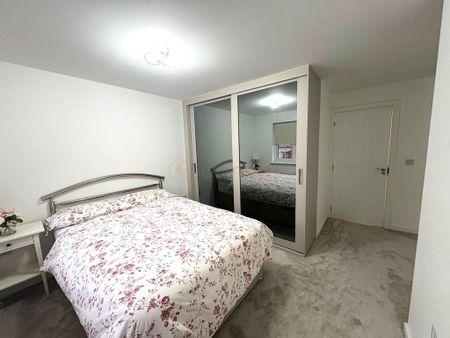 3 bedroom semi-detached house to rent - Photo 5