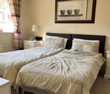 2 bedroom Flat To Let - Photo 5