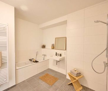 Cosmo Berlin - große 2 Zimmer im Weitlingkiez mit Einbauküche und D... - Foto 4