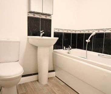 3 bedroom terraced house to rent - Photo 3