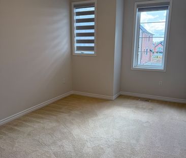 For Lease - 42 Faust Ridge, Vaughan, Ontario - Photo 5