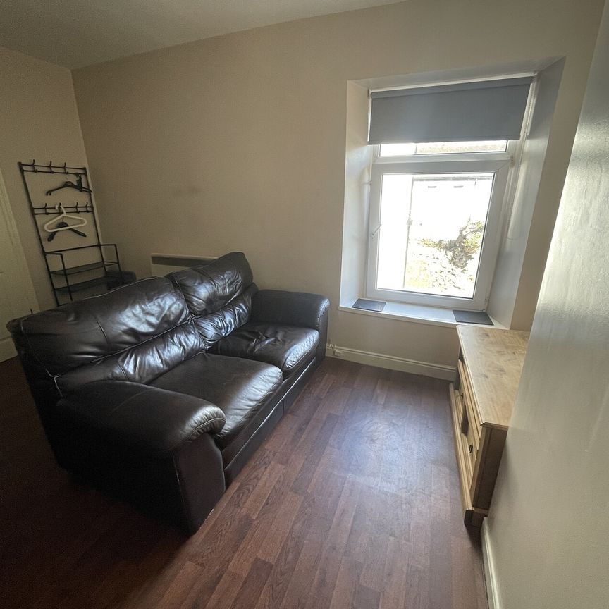 Flat 4 49A Chesterfield Road, S18 - Photo 1