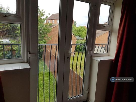 1 bedroom in a house share to rent - Photo 1