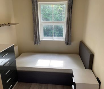 15 Moss Street, Newsome, Huddersfield... - Photo 5