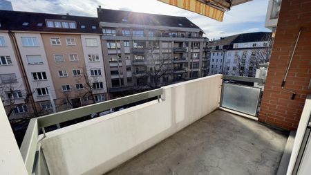 Zwischen dem Wettstein- und Messeplatz - Photo 4