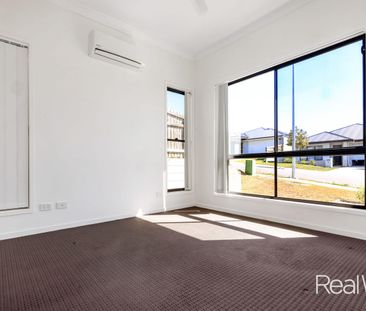 Discover Your Dream Home in Spring Mountain! With RealWay Edge - Photo 5