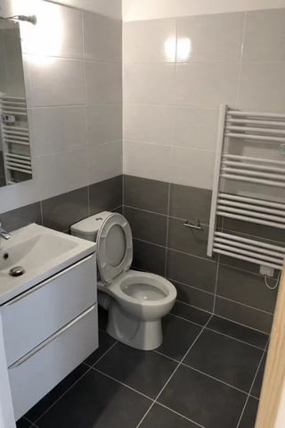 Location Appartement 2 pièces 39m² NICE 06000 - Photo 2