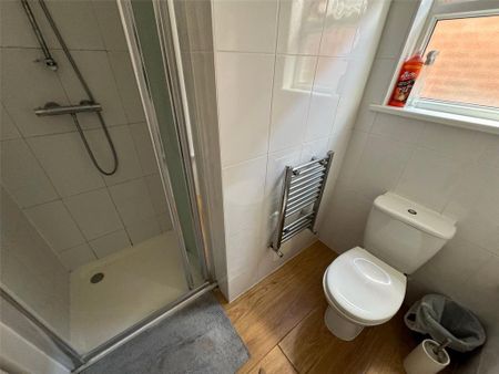 9 bedroom detached house to rent - Photo 4