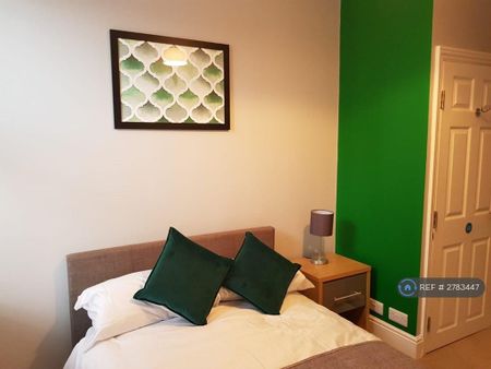 1 bedroom in a house share to rent - Photo 4