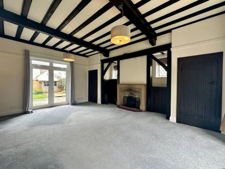 4 bedroom semi-detached house to rent - Photo 5