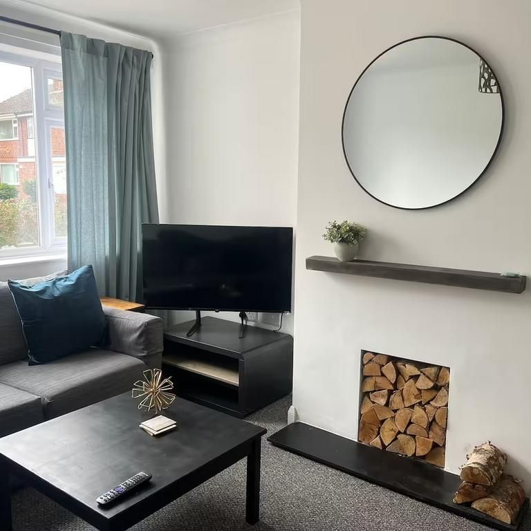 3 bedroom semi-detached house to rent - Photo 1
