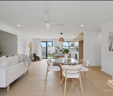 Stylishly Renovated Family Home in a Quiet Cul-de-Sac - Photo 1