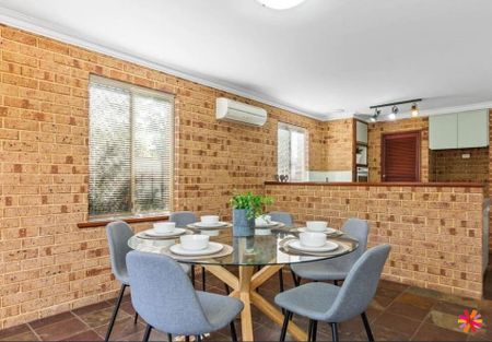 THREE BEDROOM ONE BATHROOM VILLA IN EAST VIC PARK! - Photo 3