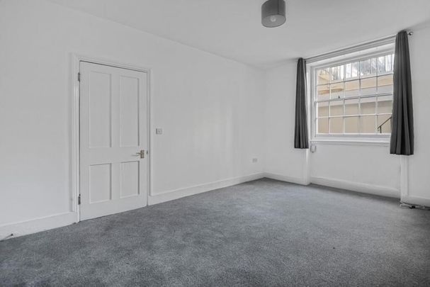 3 bedroom apartment to rent - Photo 1