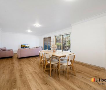 Convenient First-Floor Renovated Apartment in Central Location - Photo 2