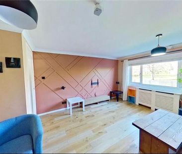 2 bedroom ground floor flat to rent - Photo 2