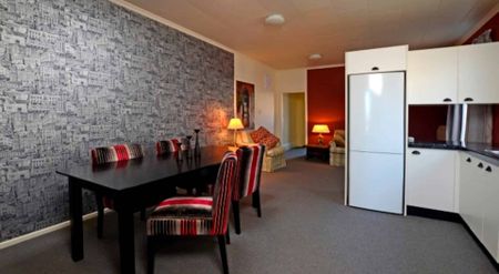 Immaculate One Bedroom Apartment - Photo 2