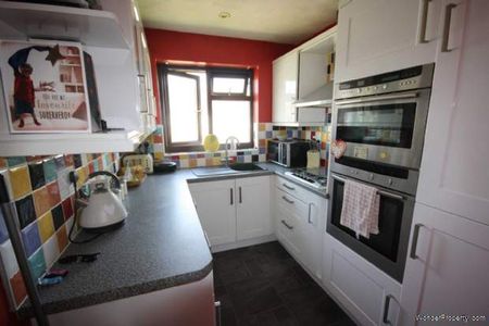 2 bedroom property to rent in Southend On Sea - Photo 3