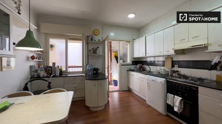 barcelona, Catalonia 08002 - Photo 4