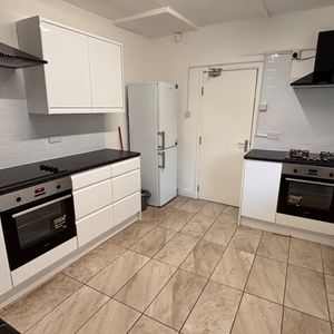 1 bedroom terraced to rent Gedling Grove - Photo 2