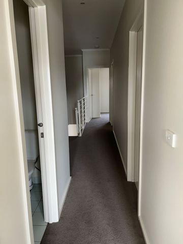 Spacious Double-Storey Living in the Heart of North Melbourne - Photo 4