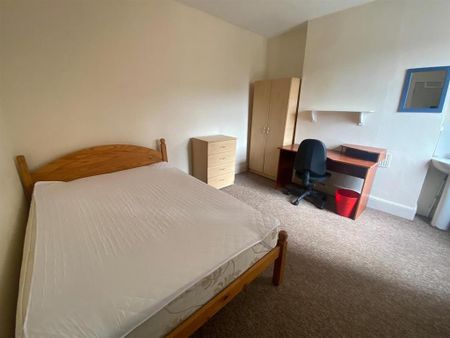 7 bedroom terraced house to rent - Photo 4