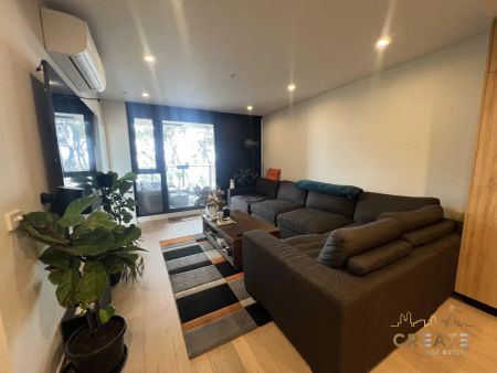 “CONTEMPORARY URBAN LIVING IN THE HEART OF SUNSHINE” - Photo 4