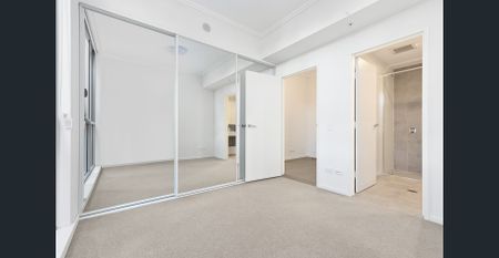 Light-Filled Two-Bedroom Apartment in Thornton Estate - Photo 2