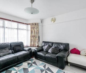 3 bedroom semi-detached house to rent - Photo 2