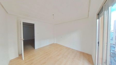 Piso de alquiler en San Ramón - Monte de Piedad - Photo 2