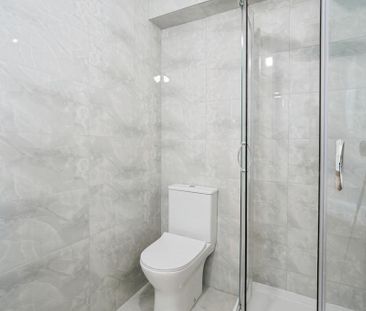 3 bedroom flat to rent - Photo 4