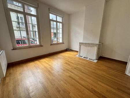 Location Appartement 3 pièces 90 m2 à Saint-Quentin - Photo 2