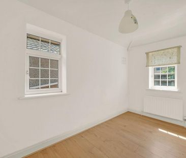 2 bedroom semi-detached house to rent - Photo 5