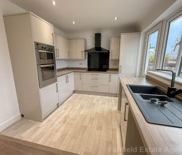 2 bedroom semi-detached bungalow to rent - Photo 4