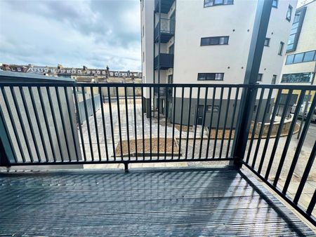 Flat 62, 5 Martin Court, Hastings, TN34 1EF - Photo 5